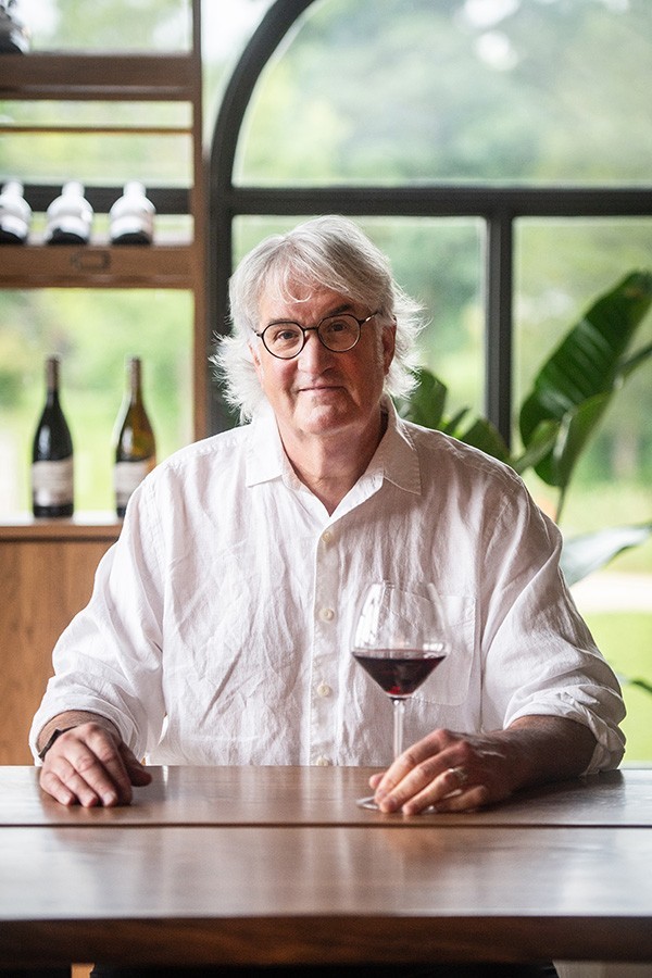 Thomas Bachelder specializes in the production of cool-climate Pinot Noir and Chardonnay.